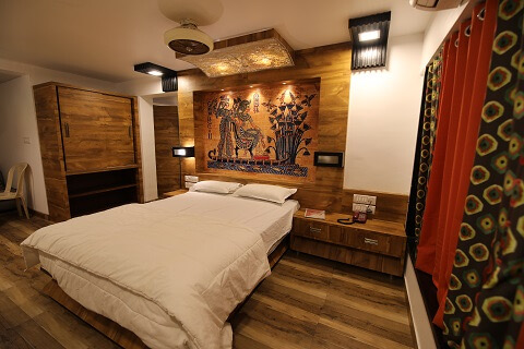 Luxury Deluxe with Standing Balcony